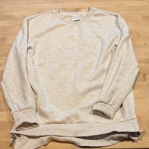 EUC Varley Heathered grey/cream Crew Neck silky soft sweatshirt